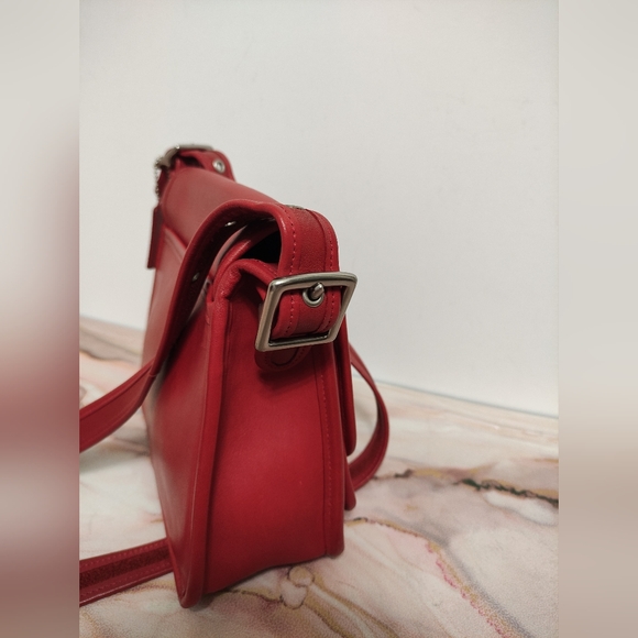 Vintage Coach Rambler's Legacy 9061 Red Nickel Hardware - Picture 4 of 16